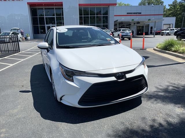 Used 2023 Toyota Corolla LE FWD image 2