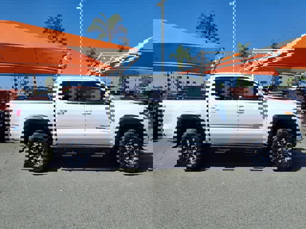 Certified 2023 Toyota Tacoma TRD Off-Road image 3