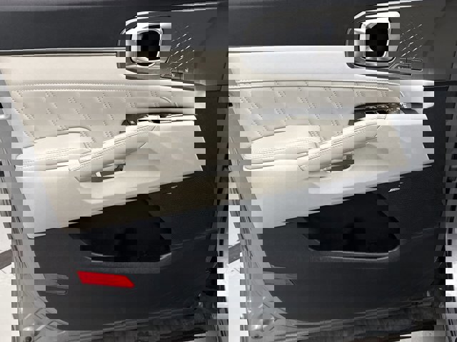 Used 2023 Kia Sorento SX Prestige w/ Panoramic Sunroof Package image 9