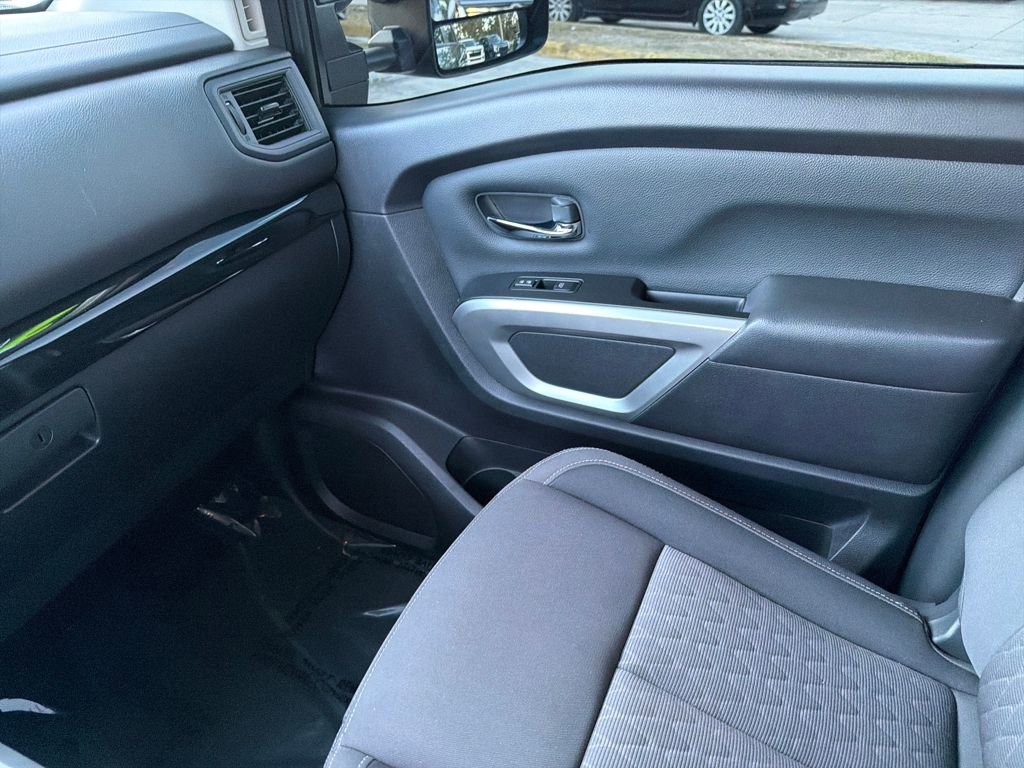 Used 2024 Nissan Titan SV w/ SV Convenience Package image 56