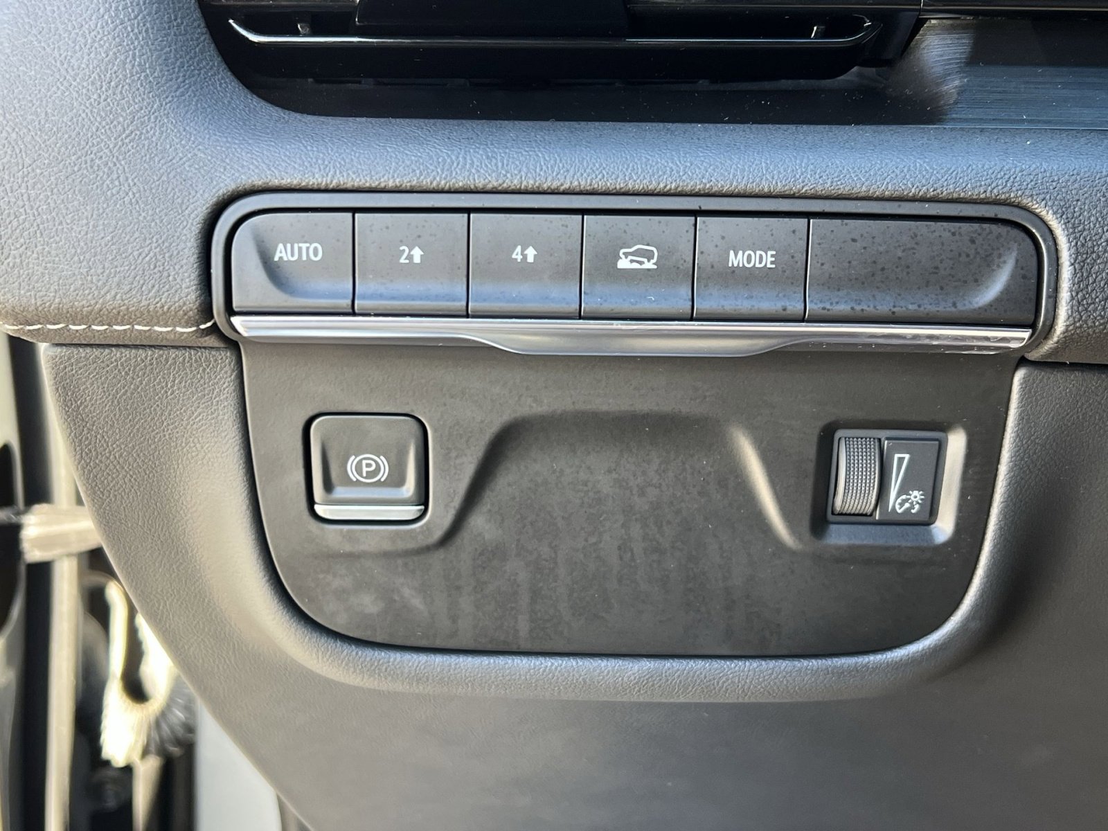 Used 2023 Cadillac Escalade ESV Premium Luxury image 34