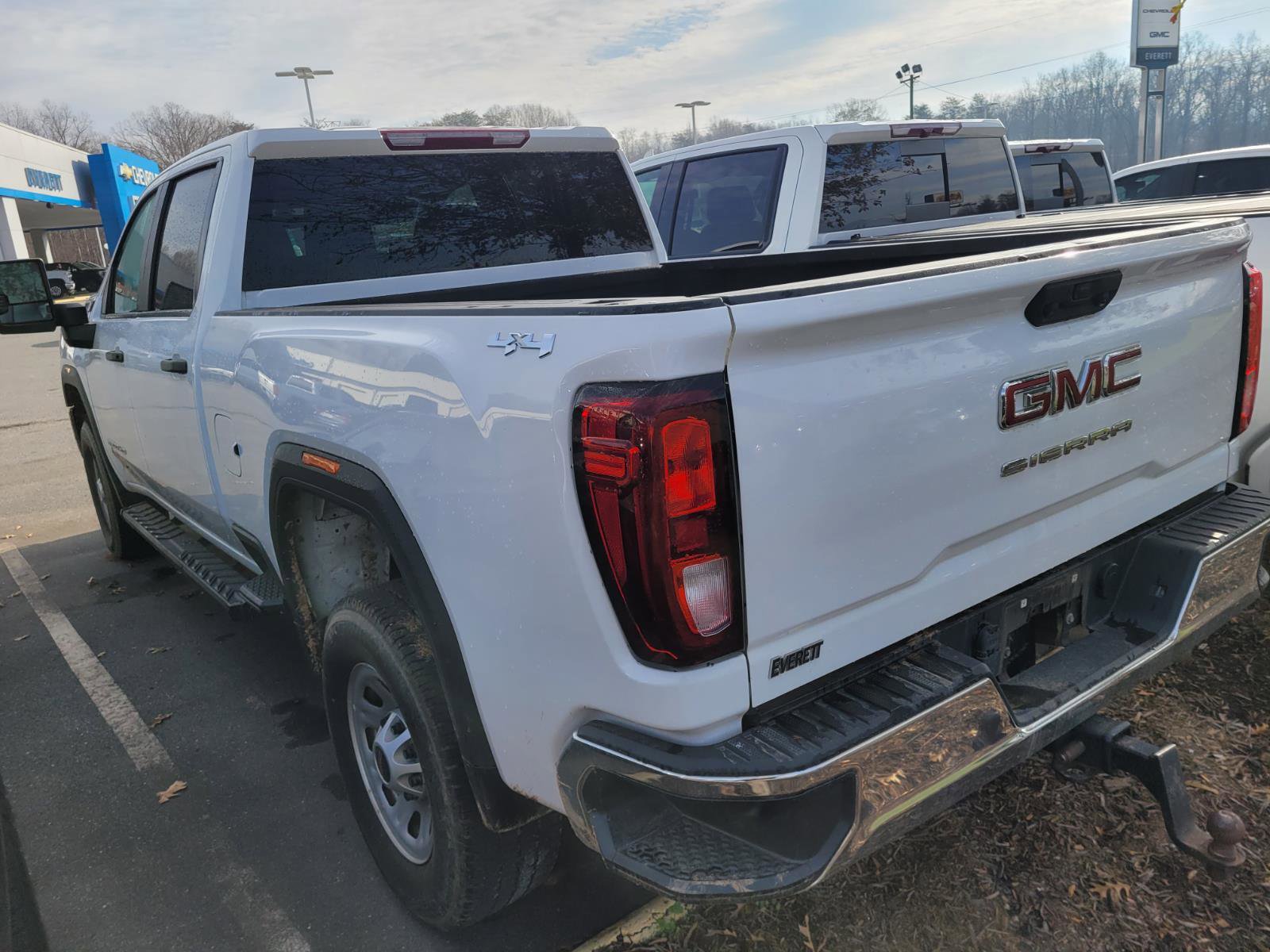 Used 2023 GMC Sierra 3500 Pro w/ Convenience Package image 7