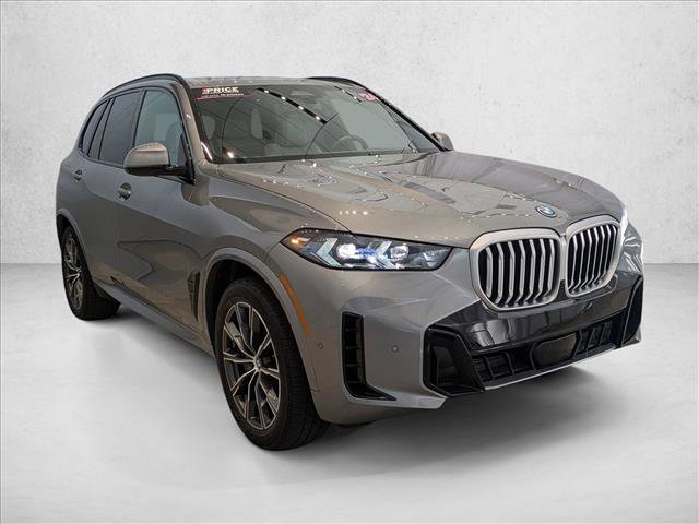 Used 2025 BMW X5 xDrive50e w/ M Sport Package image 3