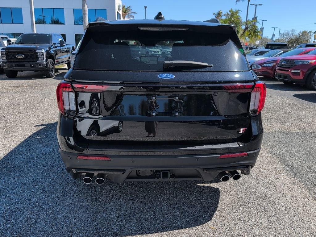 Certified 2025 Ford Explorer ST image 4