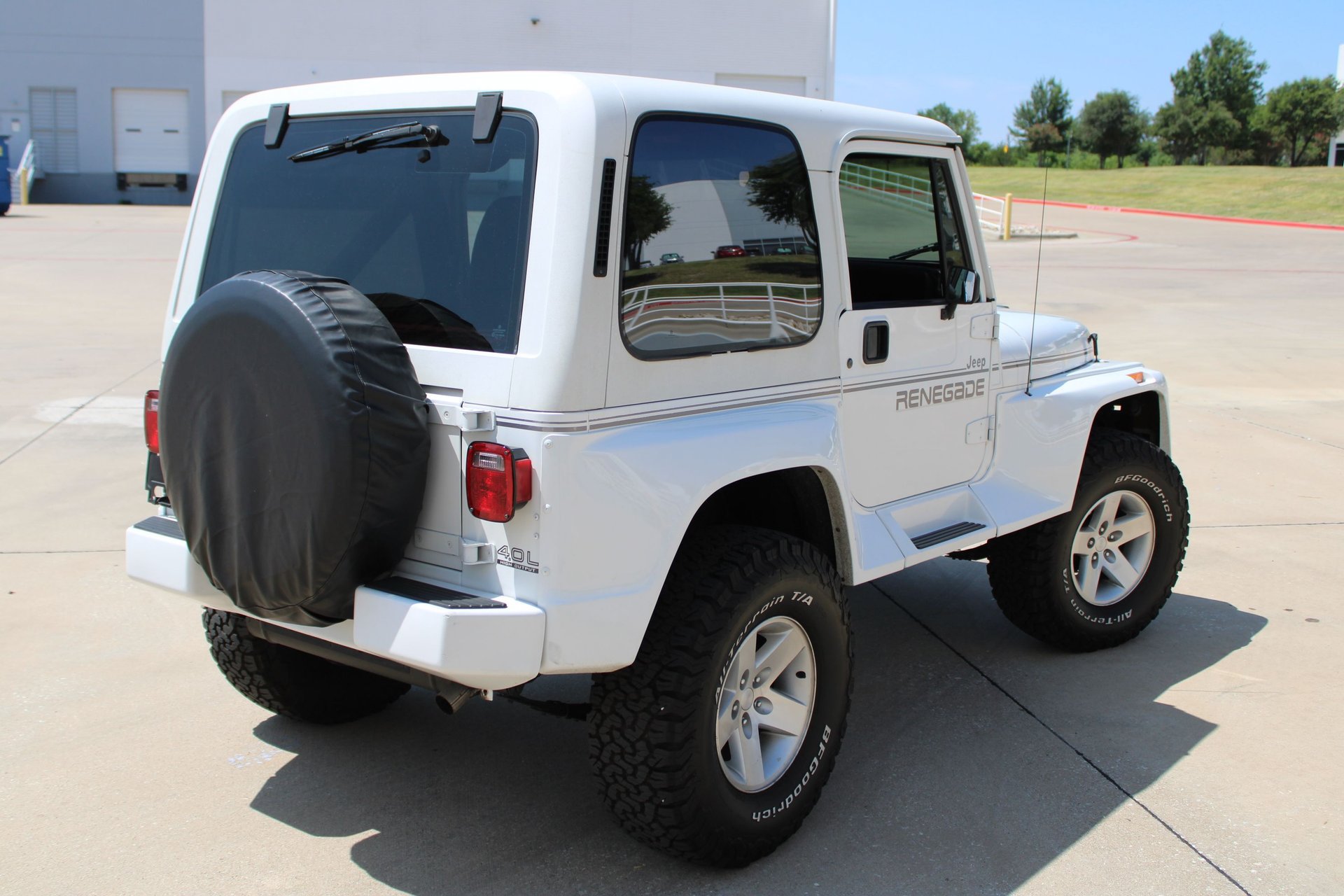 Used 1991 Jeep Wrangler Renegade AWD/4WD image 14