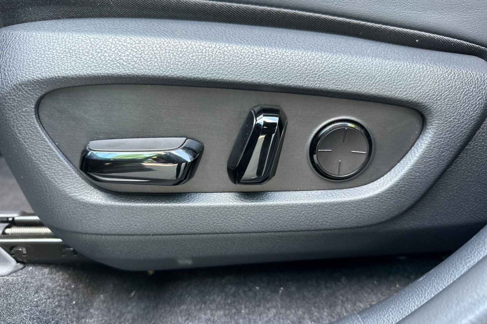 Used 2025 Lexus NX 450h+ AWD w/ Towing Package (2000 Lbs) image 14