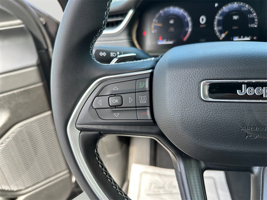 New 2025 Jeep Grand Cherokee Laredo w/ Trailer Tow Package image 21