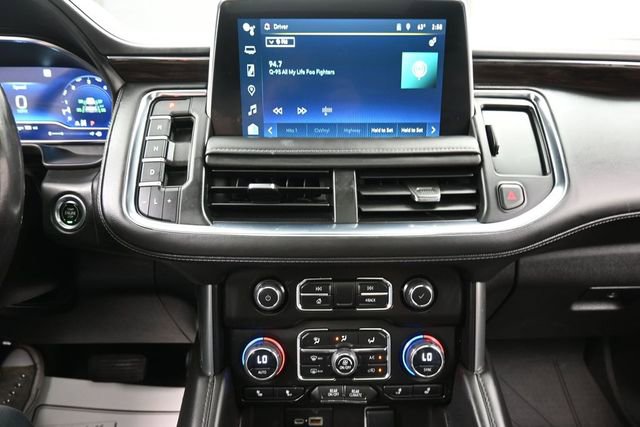Used 2023 Chevrolet Suburban LT w/ LT Signature Plus Package AWD/4WD image 10