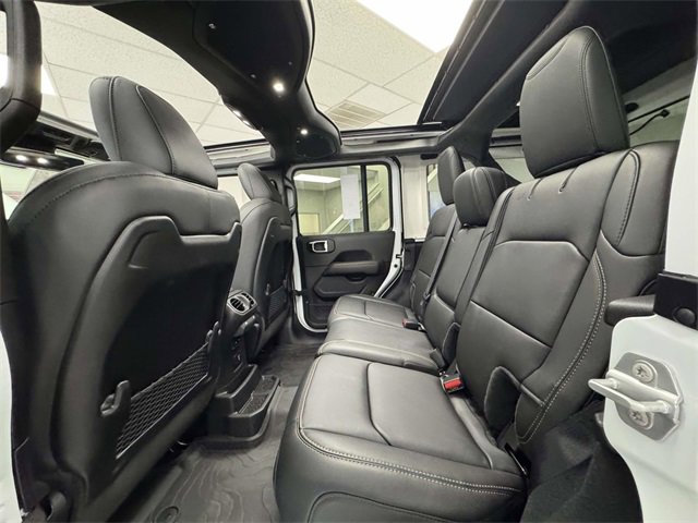 New 2025 Jeep Wrangler Rubicon 392 image 17