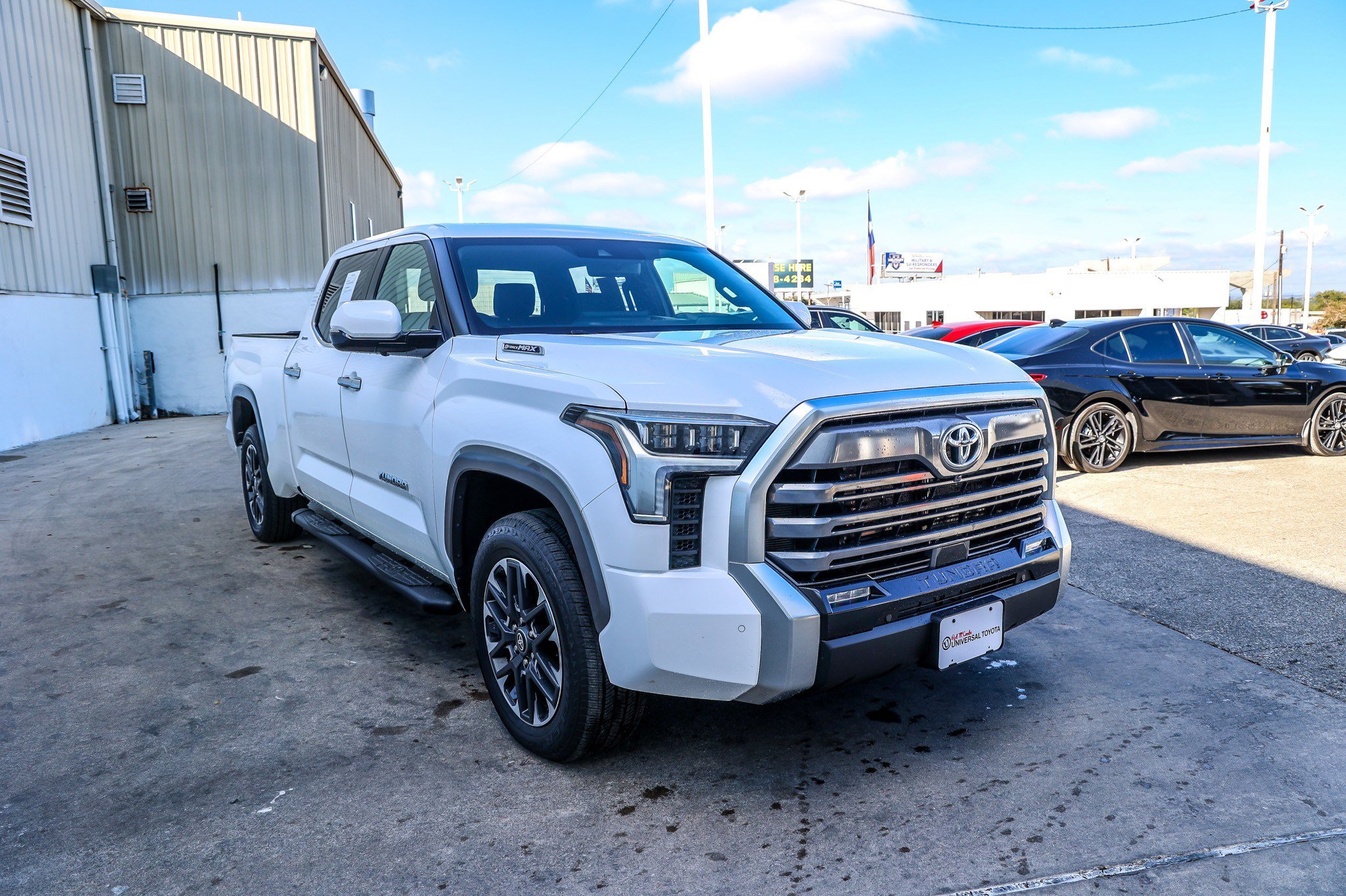 Used 2025 Toyota Tundra Limited image 5