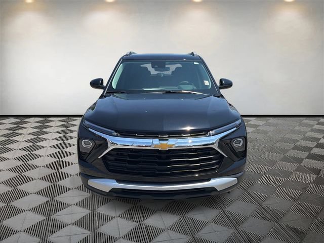 Used 2026 Chevrolet TrailBlazer LT w/ Convenience Package FWD image 2