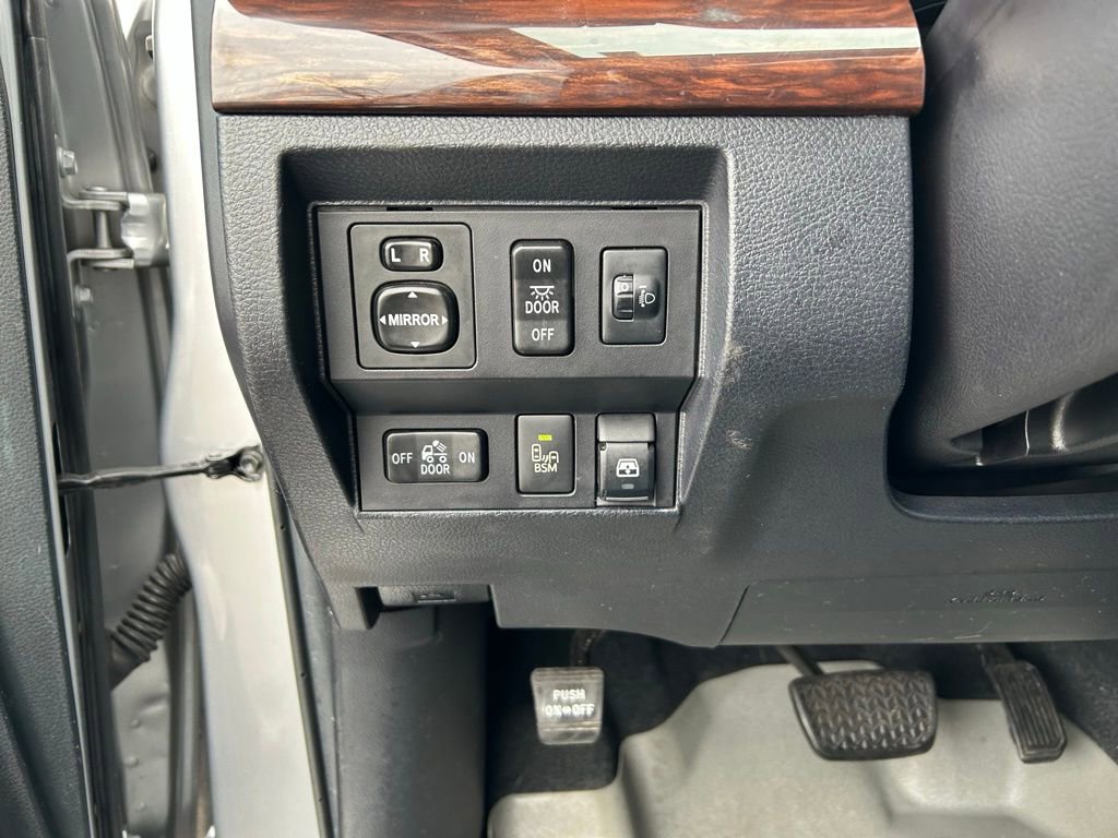 Used 2017 Toyota Tundra Limited w/ Limited Premium Package AWD/4WD image 15