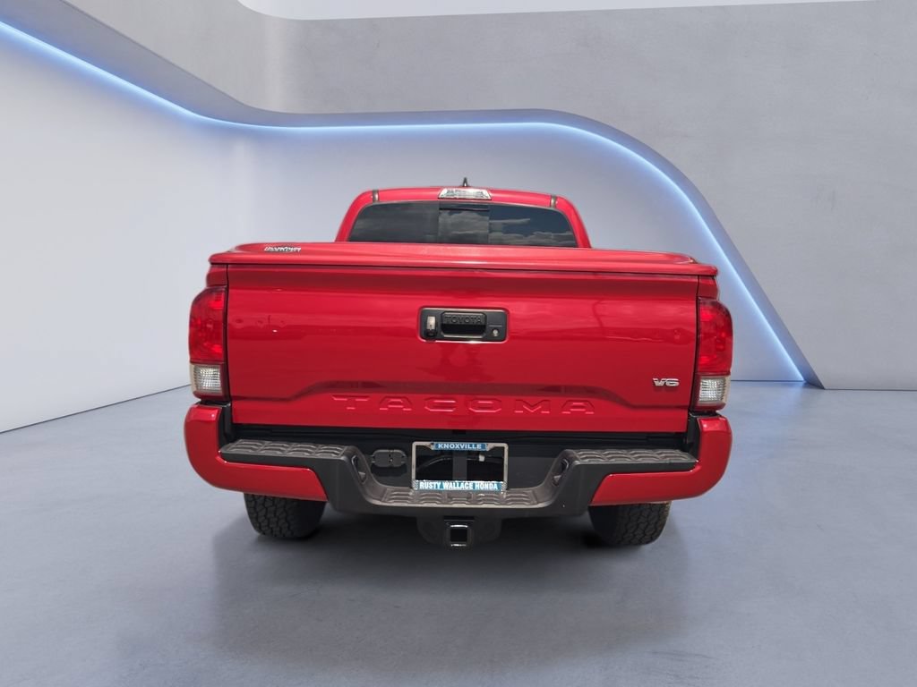 Used 2017 Toyota Tacoma TRD Sport RWD image 4