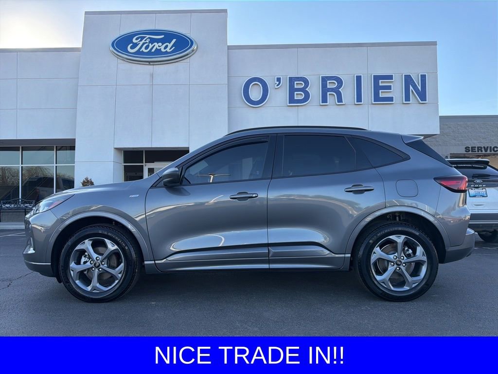 Used 2023 Ford Escape ST-Line w/ Tech Pack #1 AWD/4WD image 2