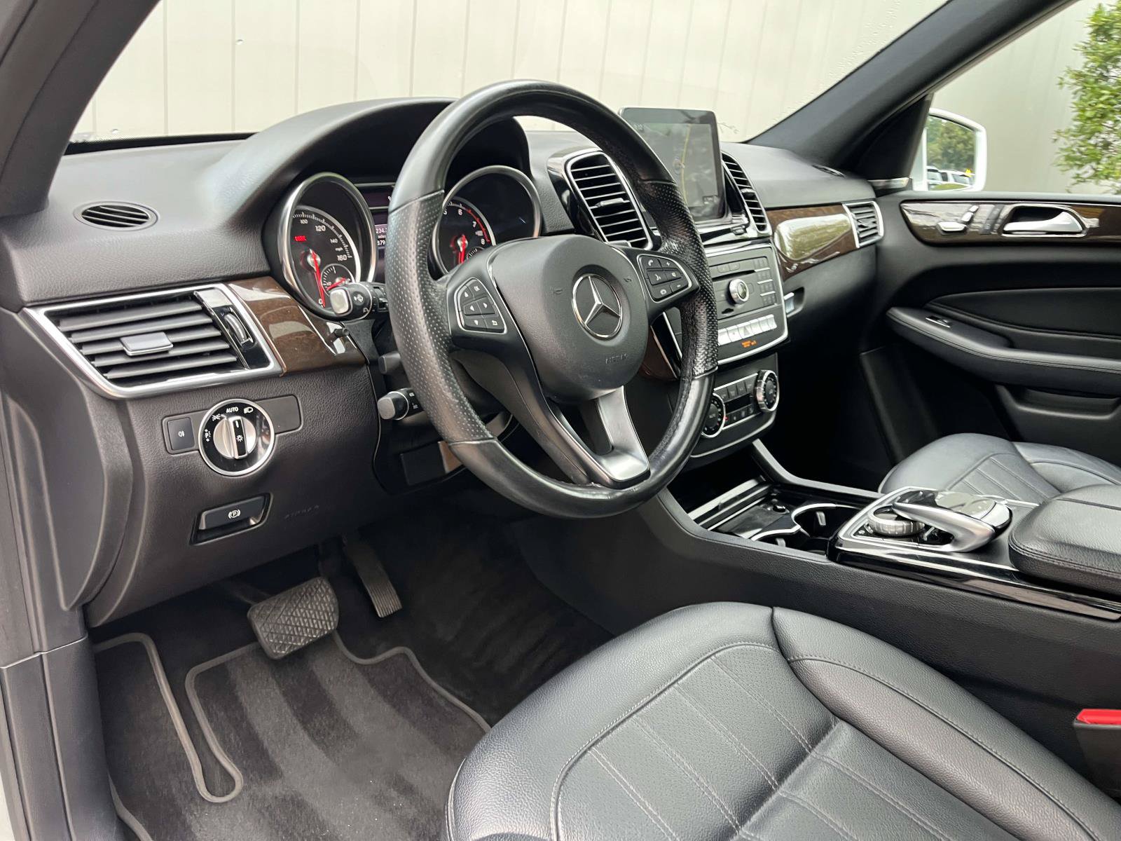 Used 2018 Mercedes-Benz GLE 350 4MATIC image 39