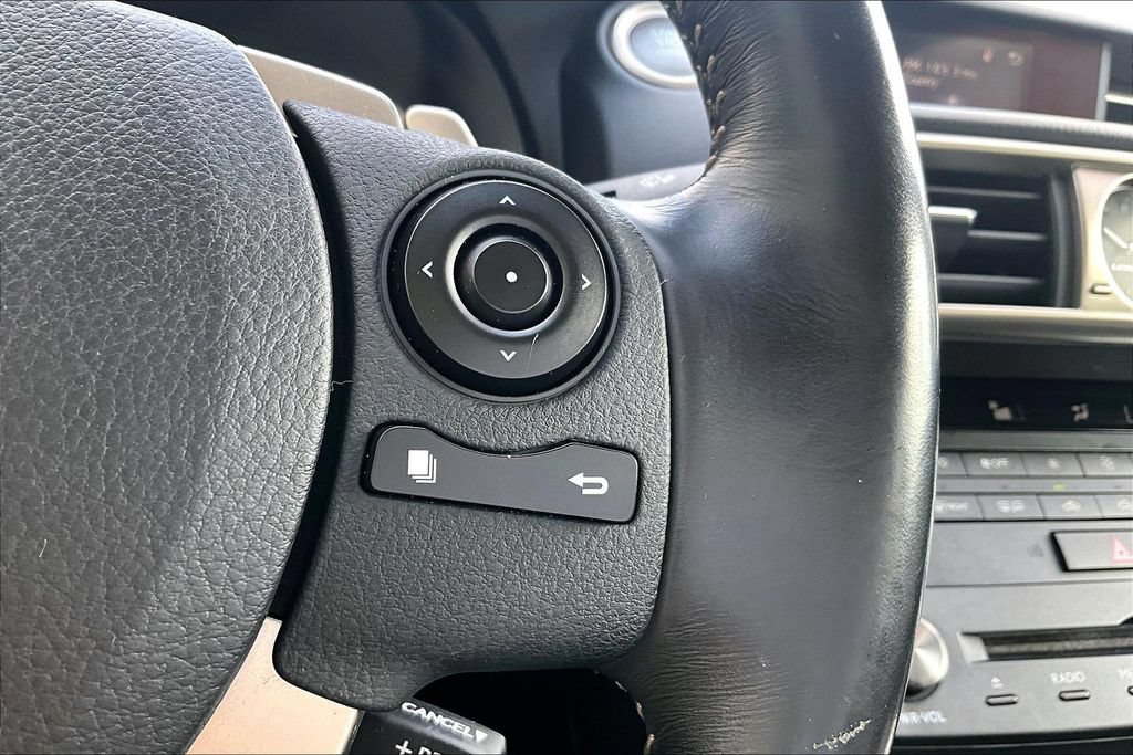 Used 2016 Lexus IS 200t RWD image 13