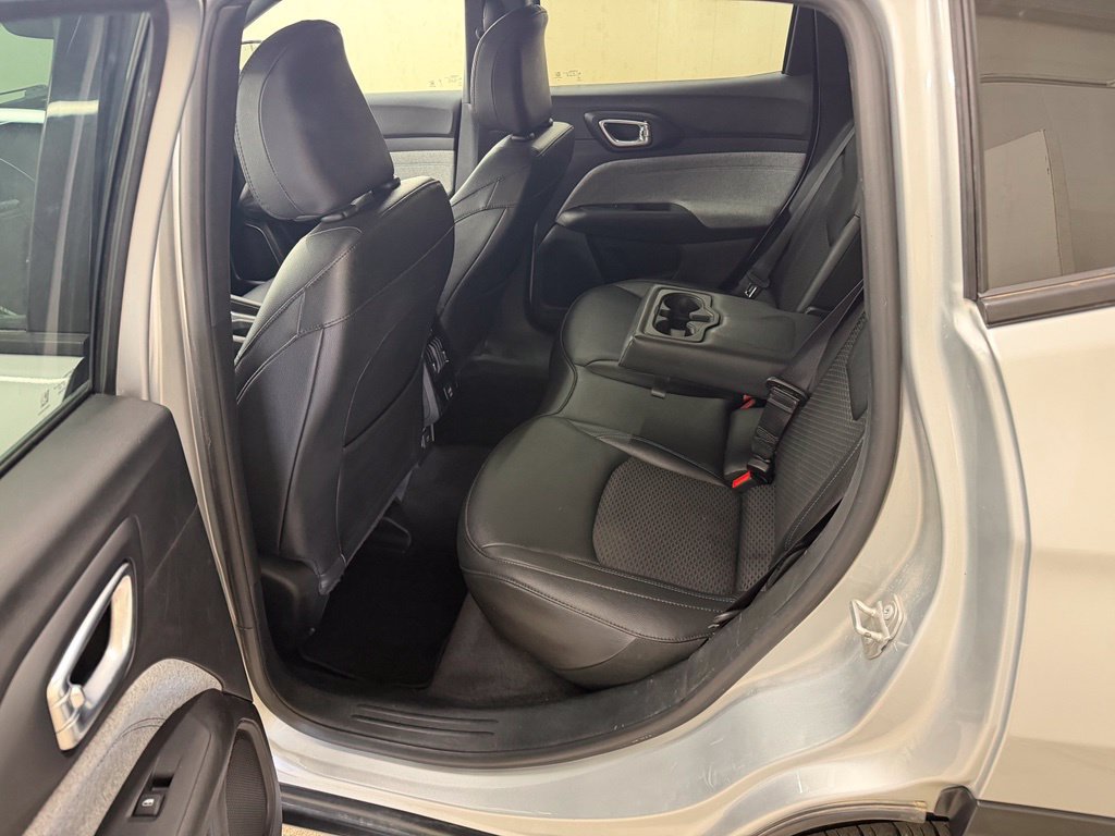 Used 2024 Jeep Compass Latitude AWD/4WD image 10