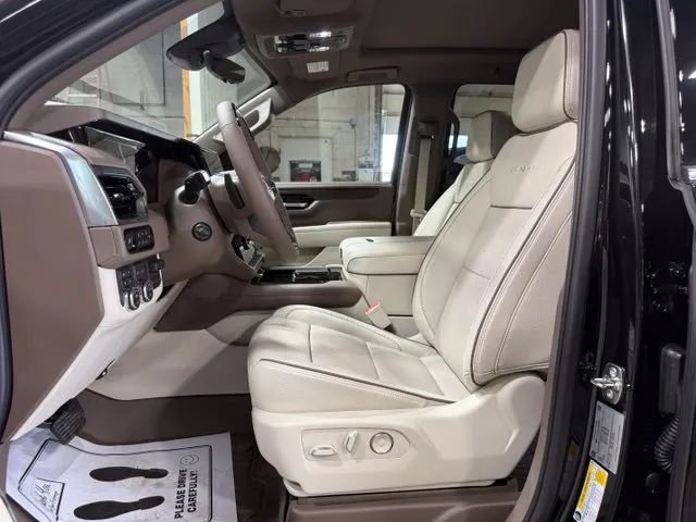 New 2026 GMC Yukon XL Denali w/ Denali Reserve Package AWD/4WD image 5
