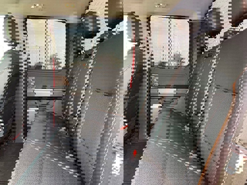 Used 2025 Ford F250 Lariat w/ Chrome Package image 11