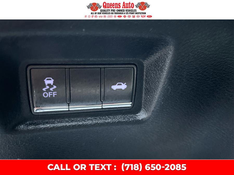 Used 2017 INFINITI Q60 3.0t w/ Cargo Package image 37