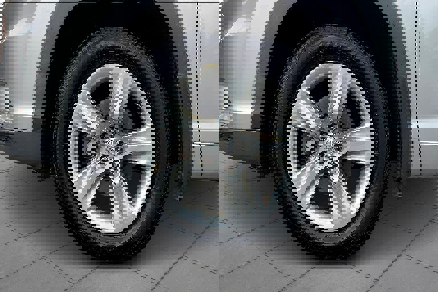 Used 2014 Toyota Highlander Limited AWD/4WD image 10