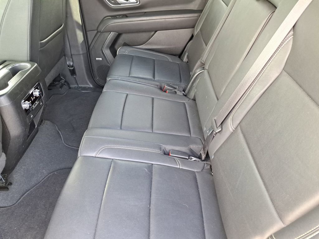 Used 2023 GMC Yukon SLT image 11