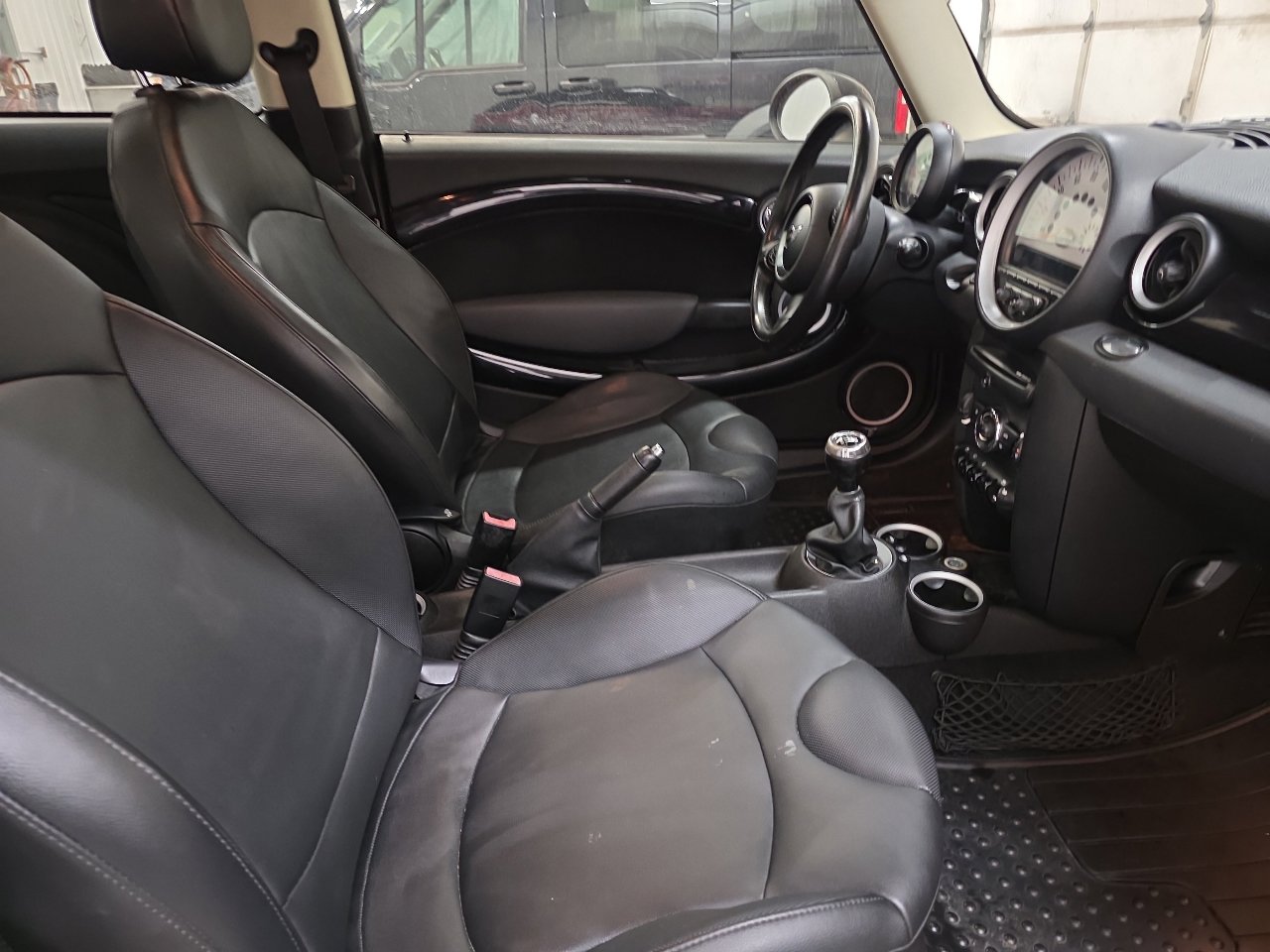 Used 2011 MINI Cooper S image 24