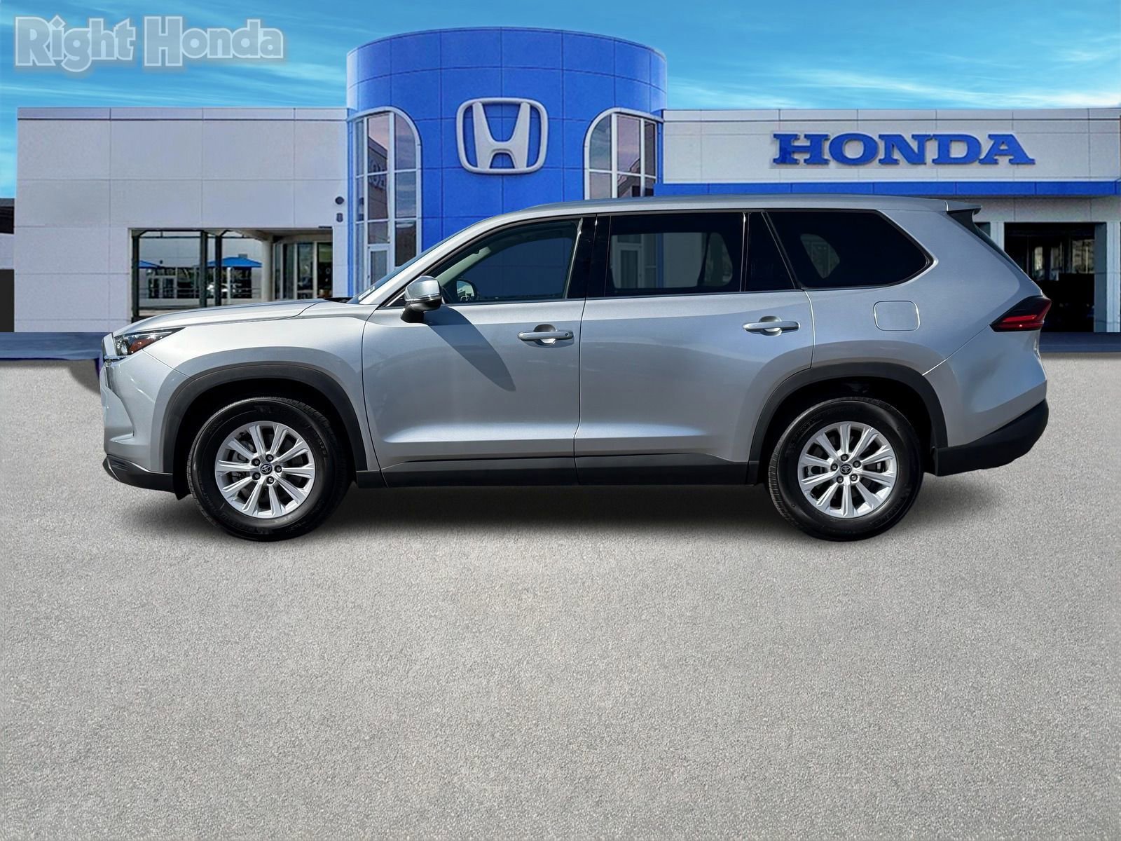 Used 2025 Toyota Grand Highlander AWD image 3