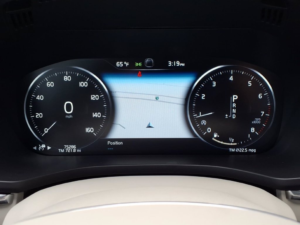 Used 2018 Volvo XC60 T6 Momentum w/ Convenience Package AWD/4WD image 11
