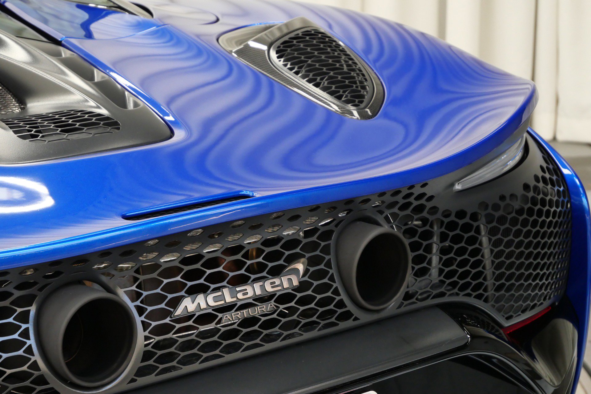 Used 2025 McLaren Artura Spider image 42