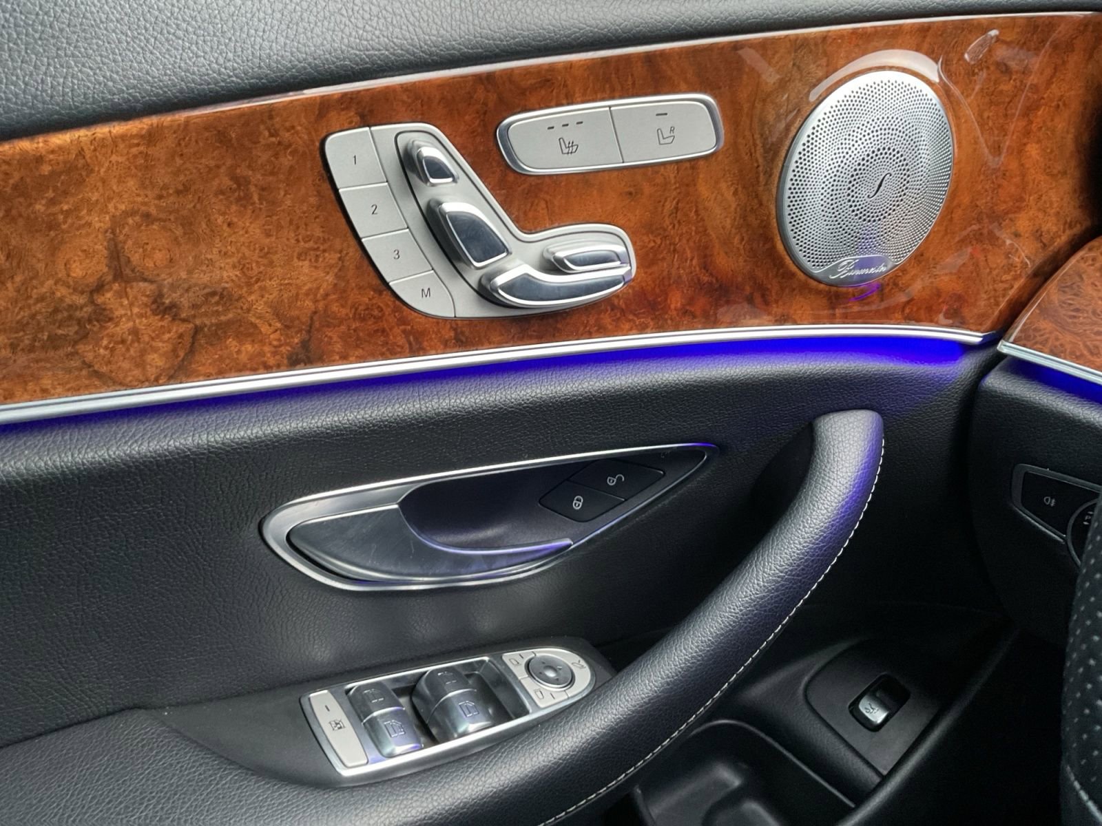 Used 2018 Mercedes-Benz E 300 4MATIC image 22