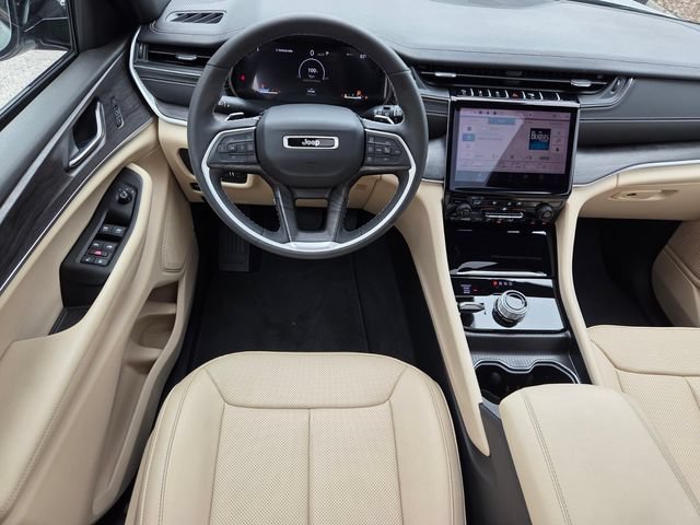 Certified 2024 Jeep Grand Cherokee Limited w/ Luxury Tech Group II AWD/4WD image 8