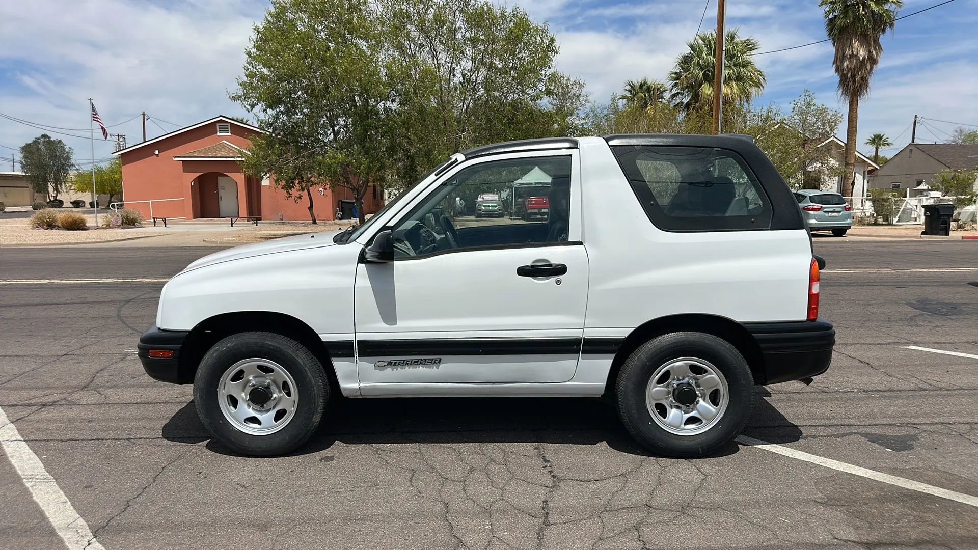 Used 1999 Chevrolet Tracker 2WD Convertible image 3