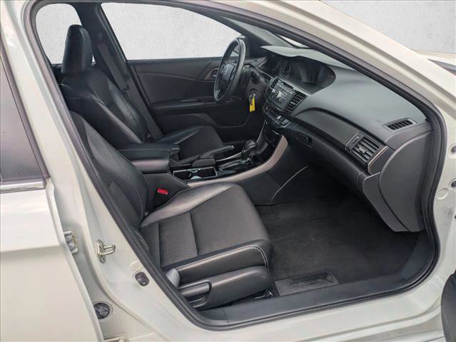 Used 2016 Honda Accord Sport image 18