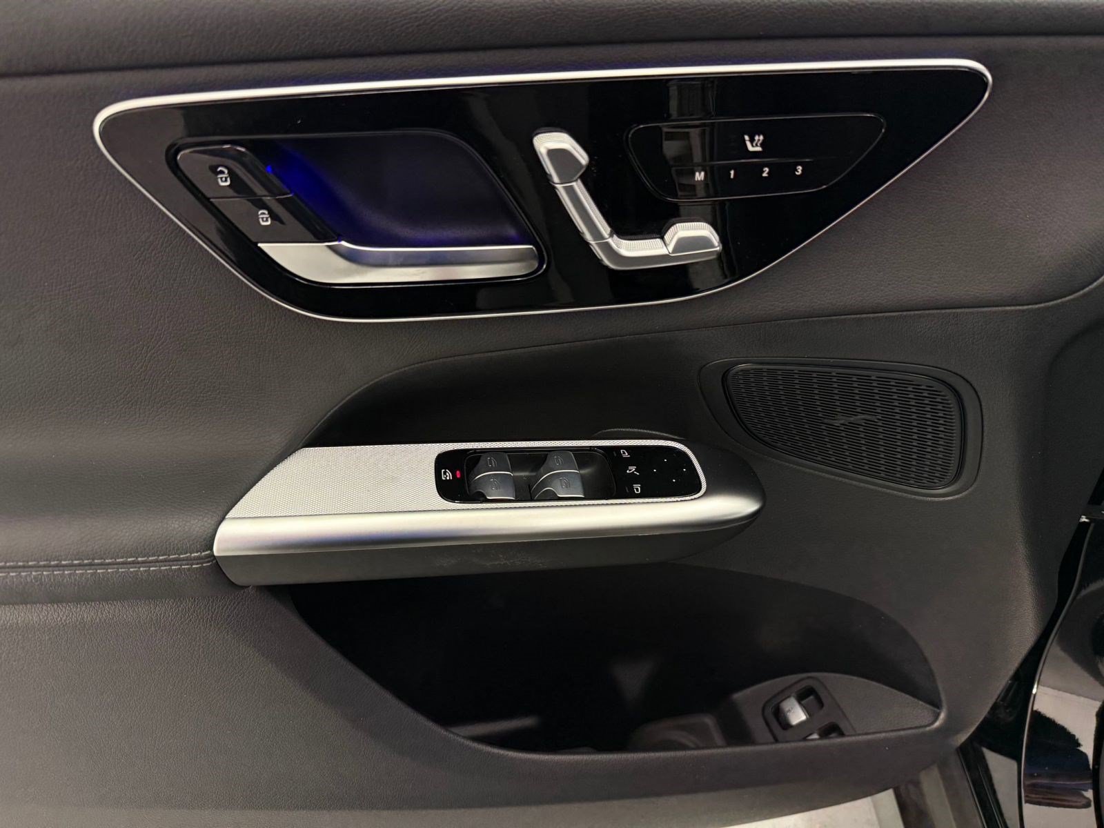 Certified 2025 Mercedes-Benz GLC 350e 4MATIC image 11