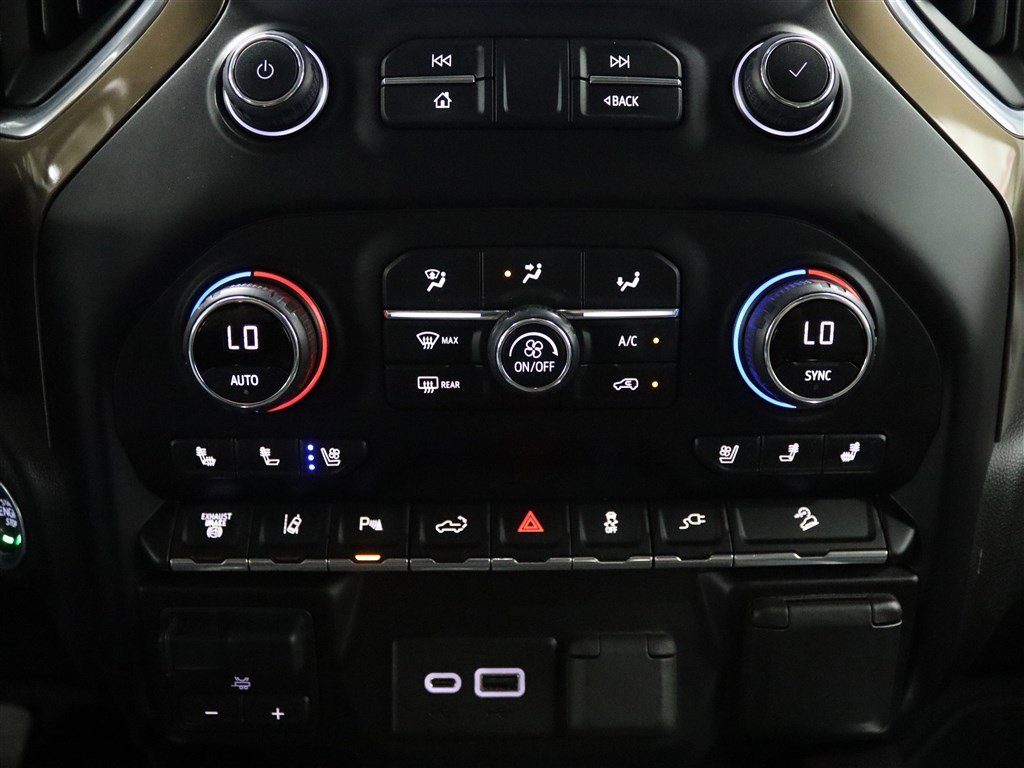 Used 2020 Chevrolet Silverado 3500 High Country w/ Z71 Off-Road Package image 28