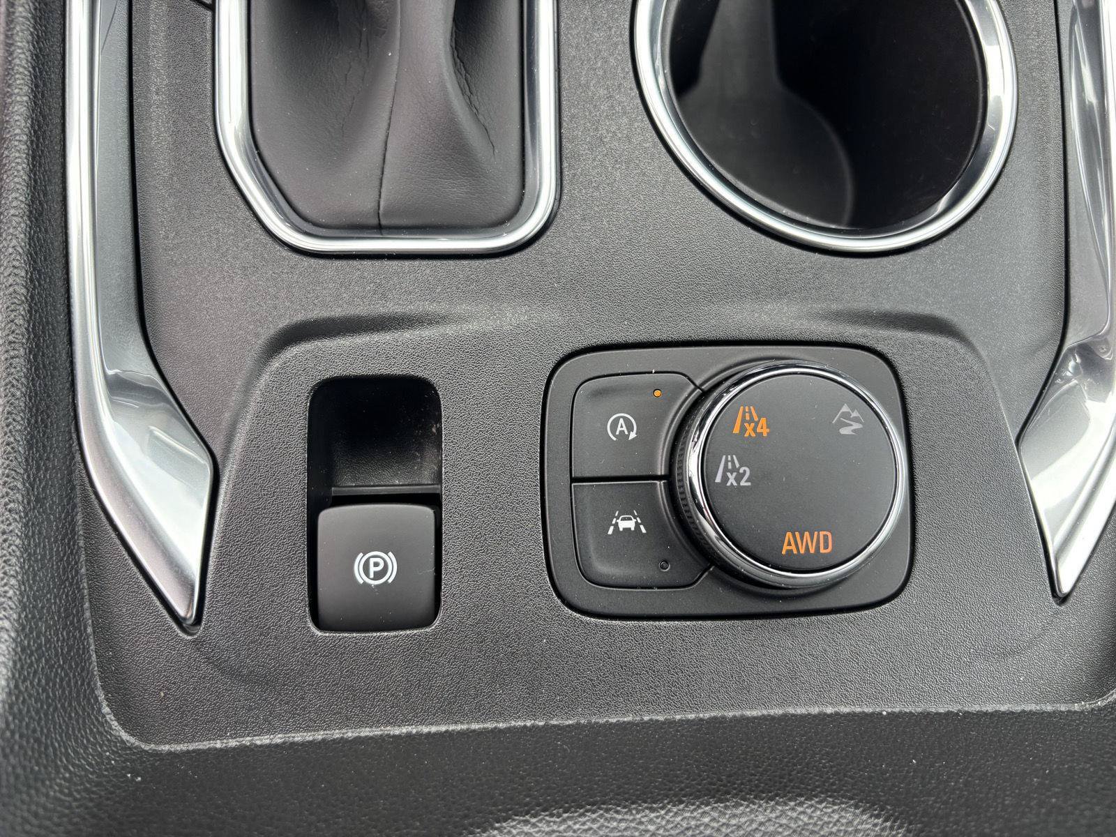 Used 2023 Chevrolet Traverse LT AWD/4WD image 25