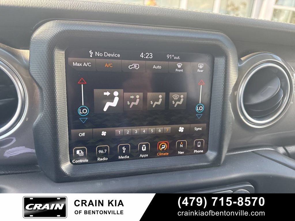 Used 2018 Jeep Wrangler Unlimited Sahara AWD/4WD image 25