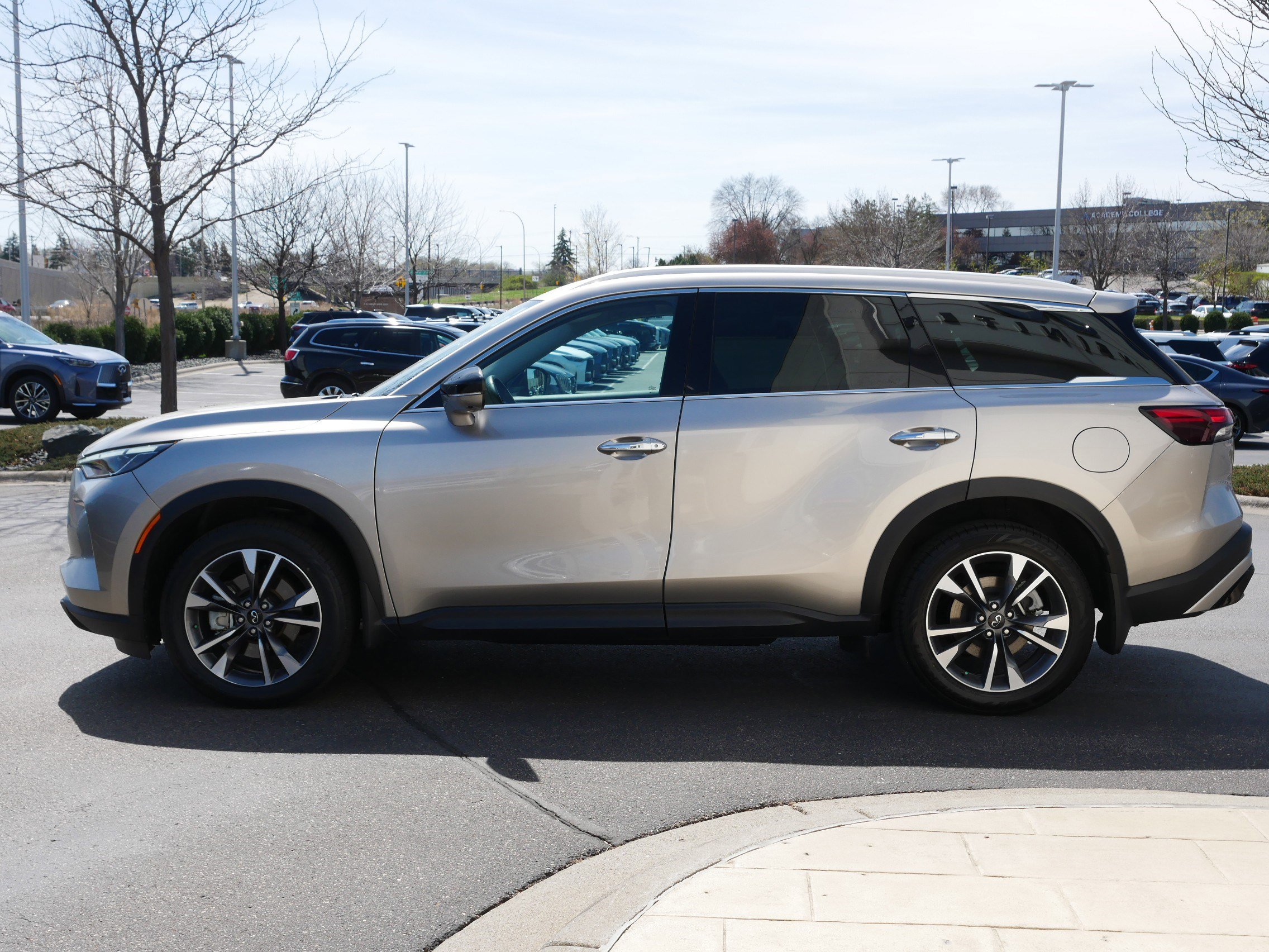 Certified 2023 INFINITI QX60 Luxe image 4