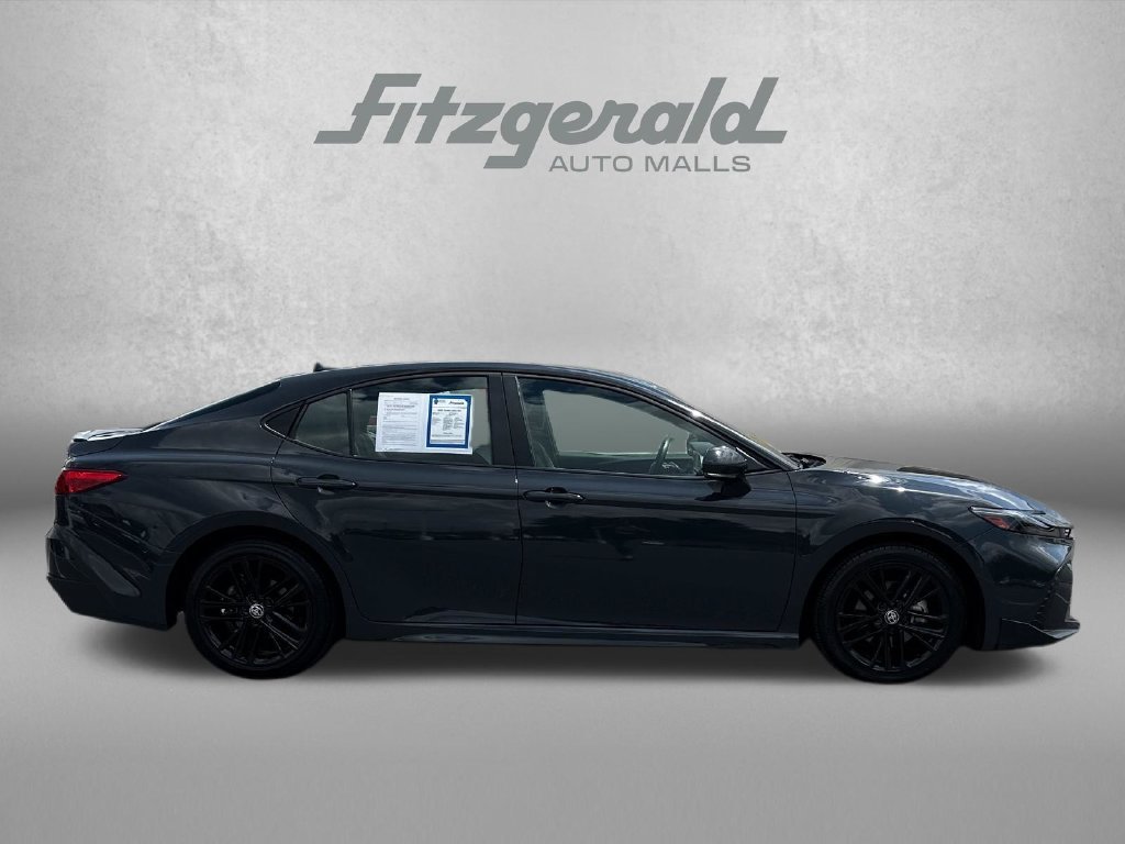 Used 2025 Toyota Camry SE FWD image 9