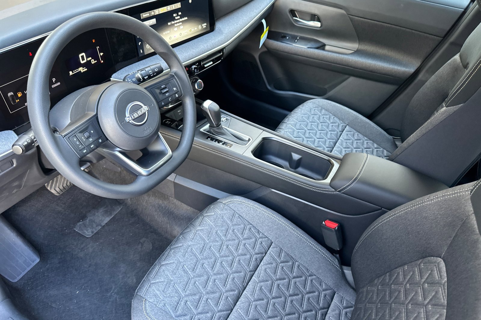 New 2025 Nissan Kicks SV image 7