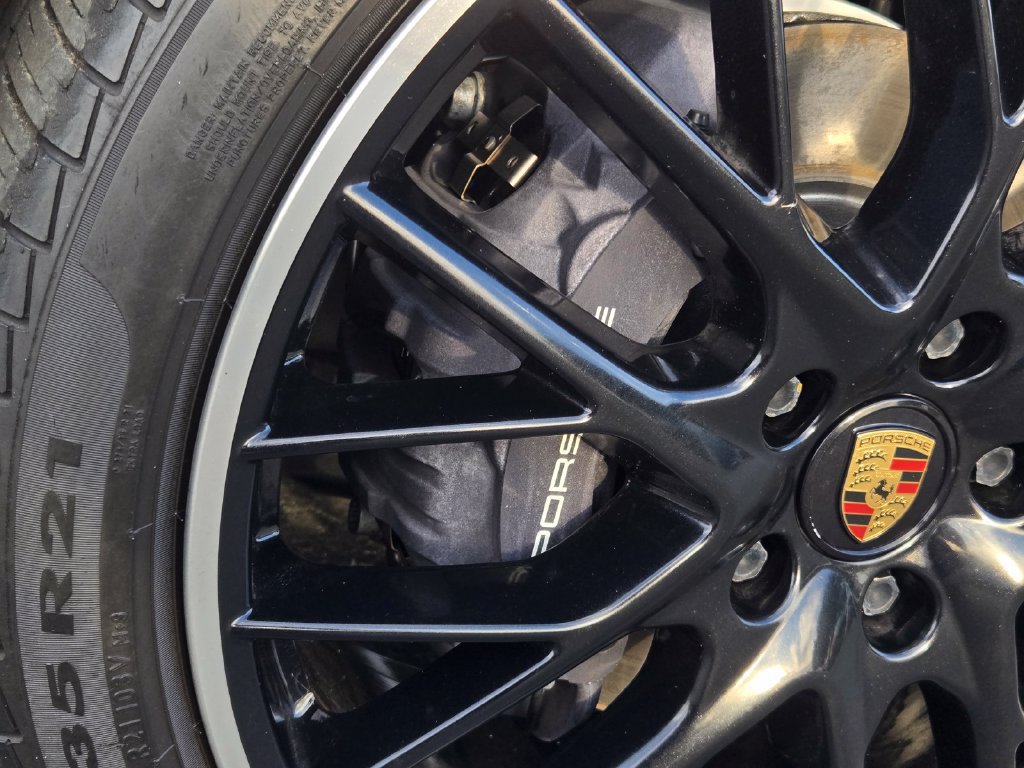 Used 2023 Porsche Panamera Platinum Edition RWD image 10
