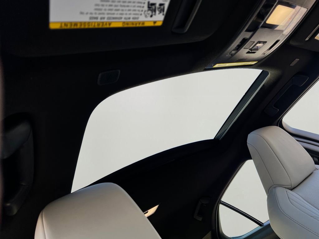 New 2025 Lexus UX 300h AWD image 4