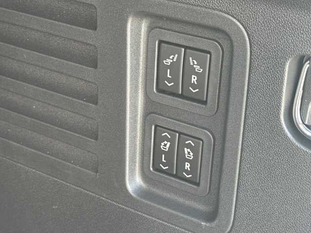 Used 2026 GMC Acadia Denali Ultimate w/ LPO, Floor Liner Package AWD/4WD image 6