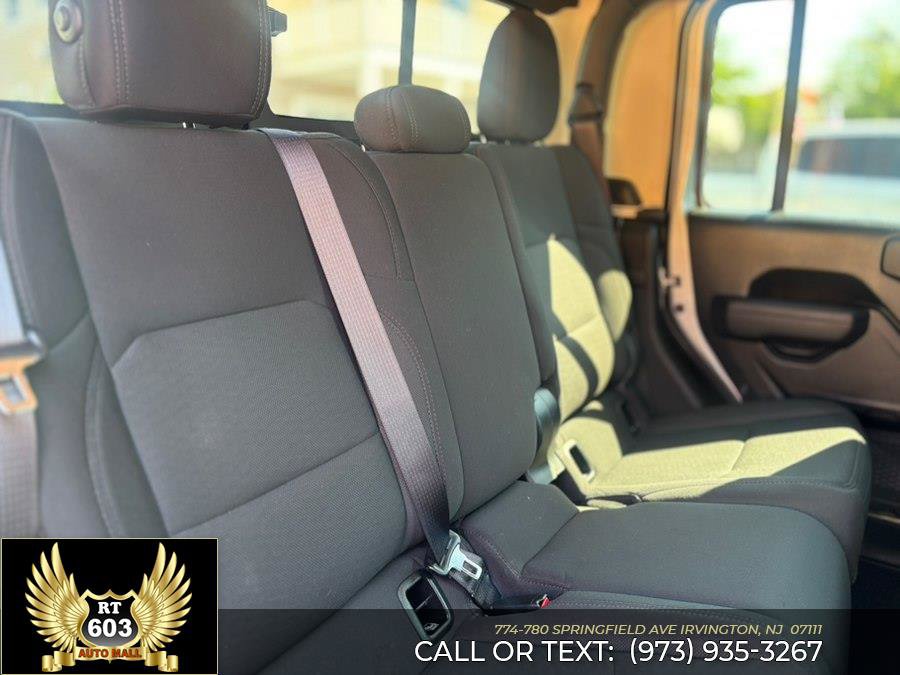 Used 2022 Jeep Gladiator Sport AWD/4WD image 8