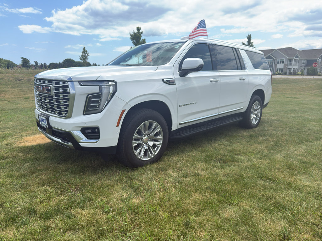 Used 2025 GMC Yukon XL Denali AWD/4WD image 46