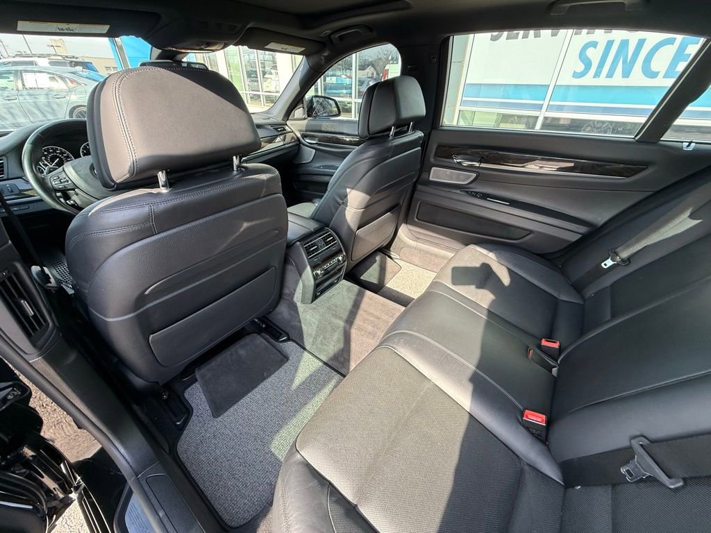 Used 2013 BMW 750Li image 29