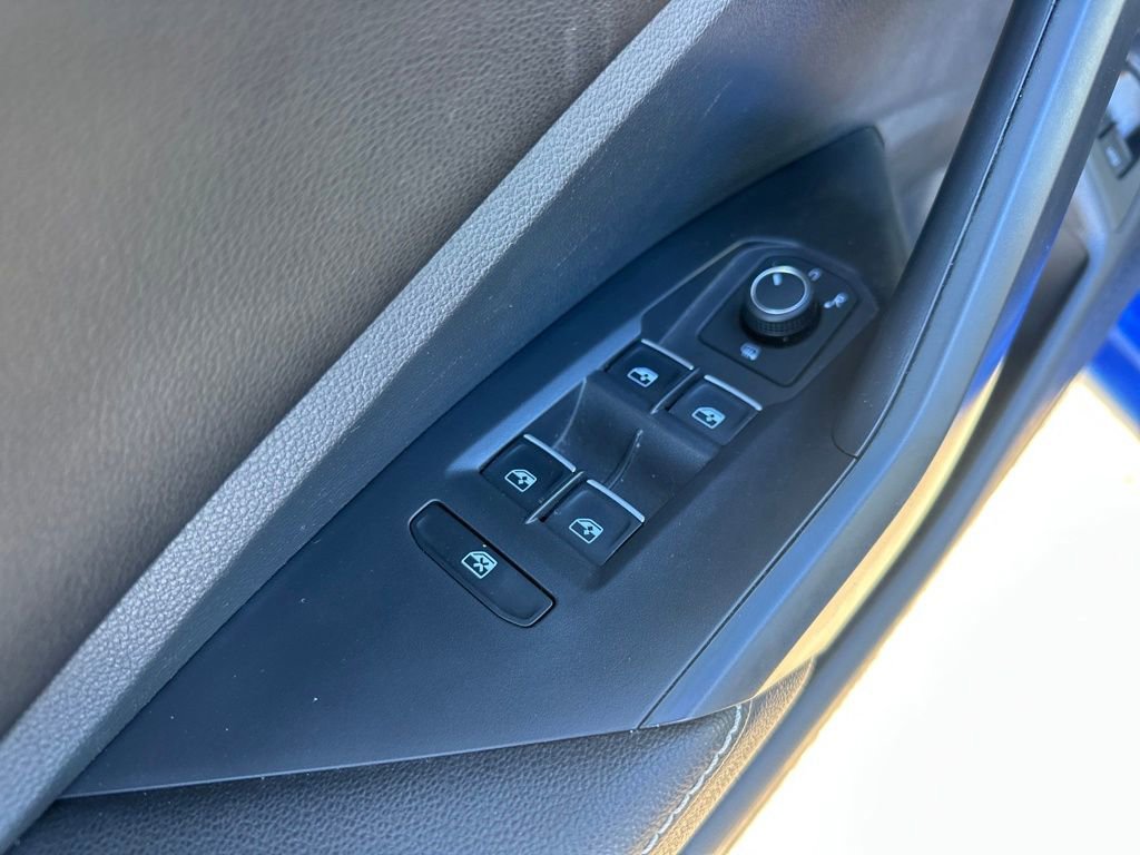 Used 2023 Volkswagen Jetta SE w/ Panoramic Sunroof Package image 50