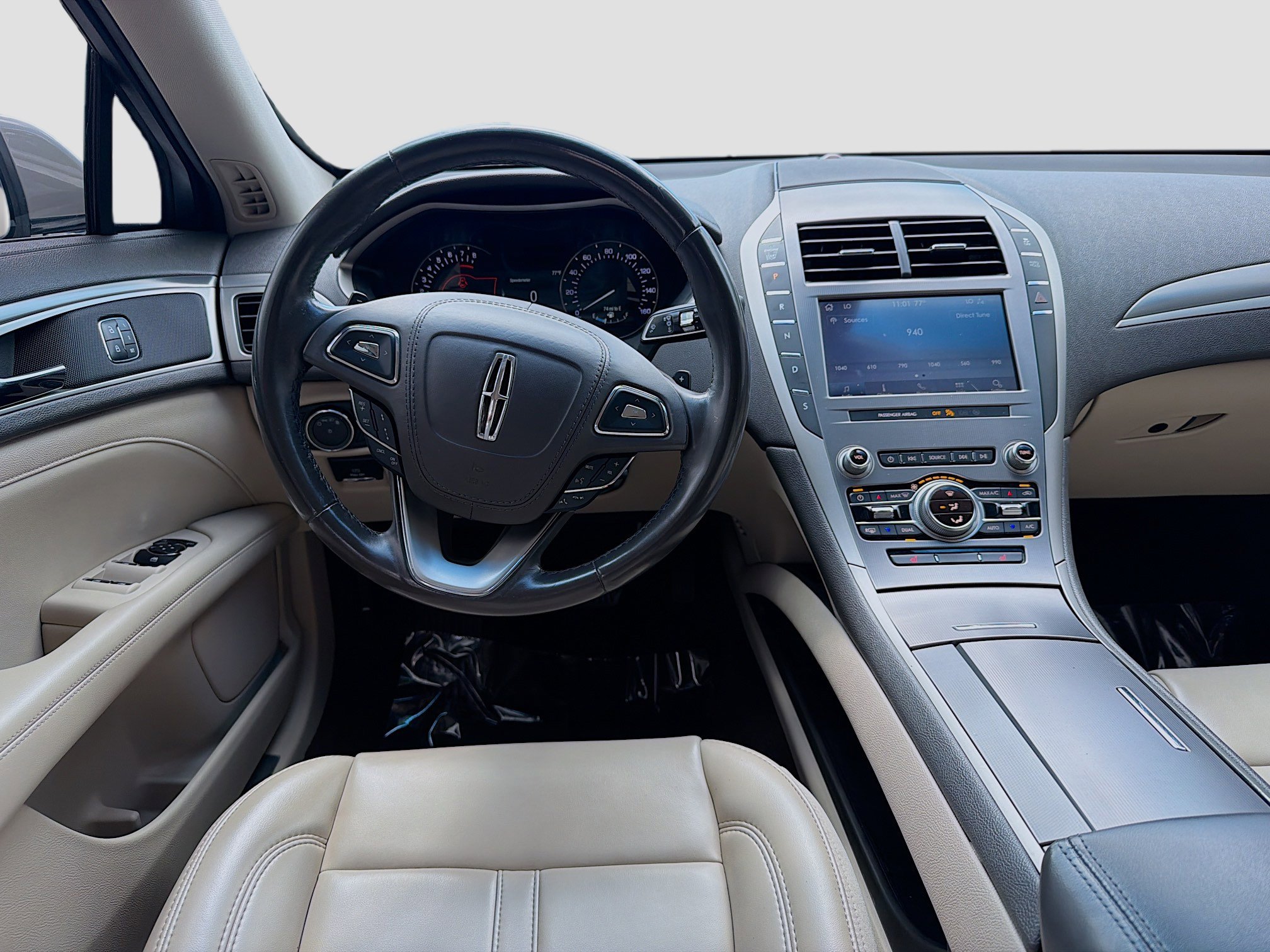 Used 2020 Lincoln MKZ FWD image 19