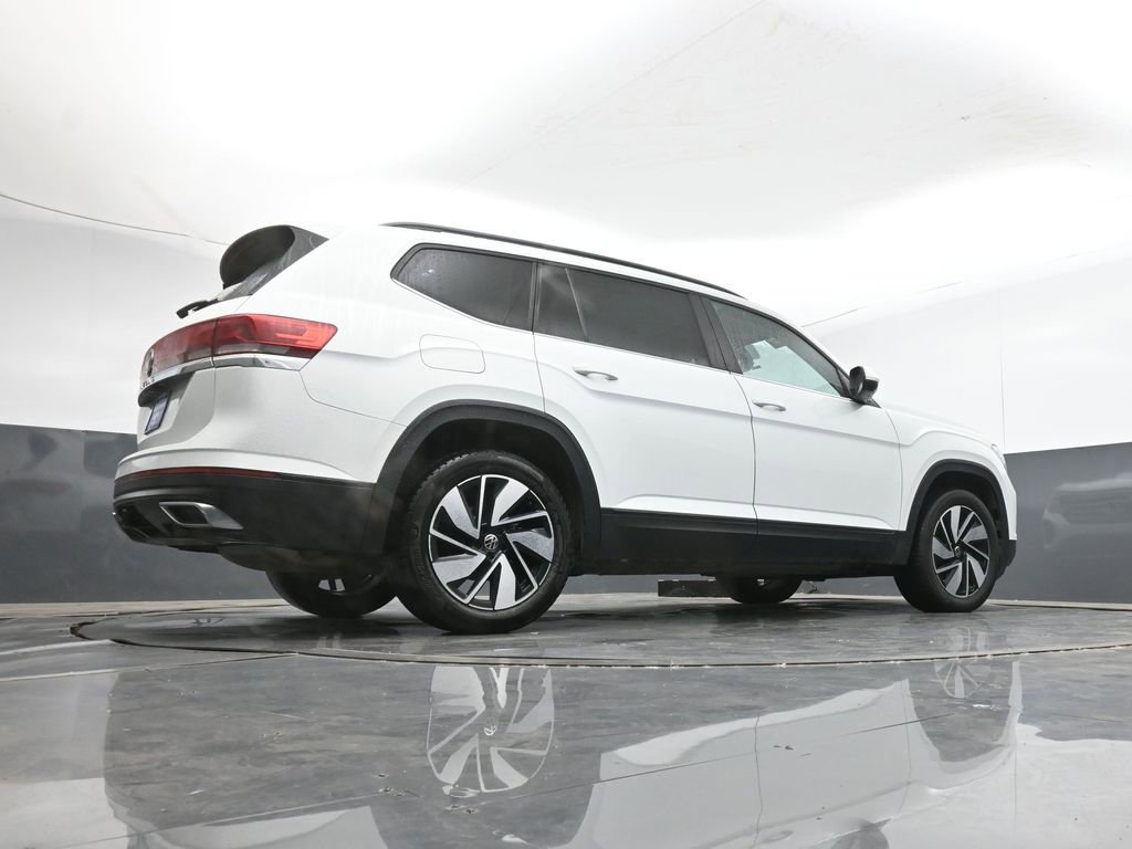 Used 2024 Volkswagen Atlas SE w/ Panoramic Sunroof Package image 43